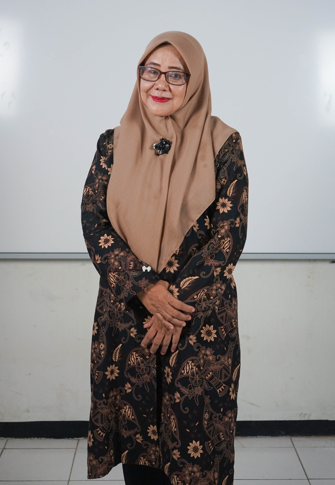 Bu Erni - SMAN 21 BANDUNG
